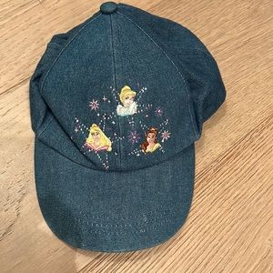Disney princesses, hat, embroidered Belle, Cinderella and sleeping Beauty.
